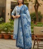 Women Floral Printed Regular Beads and Stones Pure Cotton Kurta with Trousers & With Dupatta