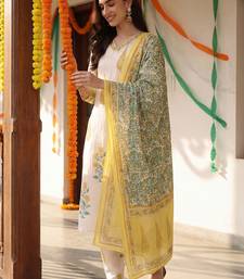 Women Floral Printed Regular Pure Cotton Kurta with Trousers & With Dupatta