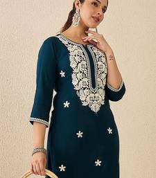 Women Floral Embroidered Regular Thread Work Kurta with Trousers