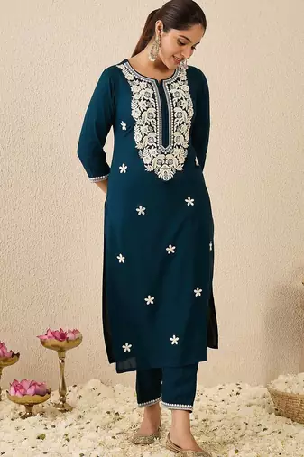 Women Floral Embroidered Regular Thread Work Kurta with Trousers