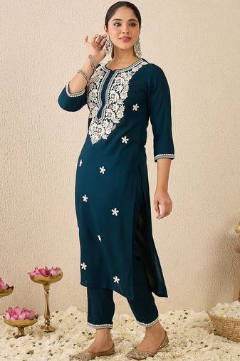 Women Floral Embroidered Regular Thread Work Kurta with Trousers