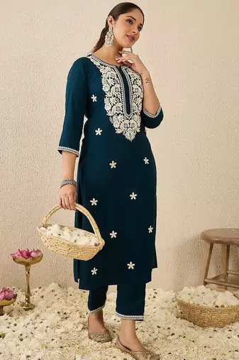 Women Floral Embroidered Regular Thread Work Kurta with Trousers
