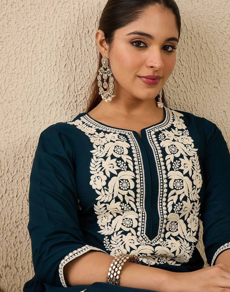 Women Floral Embroidered Regular Thread Work Kurta with Trousers
