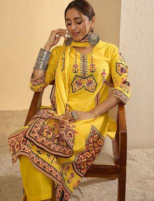 Ethnic Motifs Printed V-Neck Pure Cotton Straight Kurta With Trousers & Dupatta 2