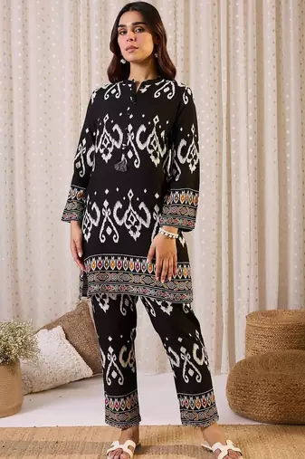 Ethnic Motifs Printed Straight Kurta With Trouser