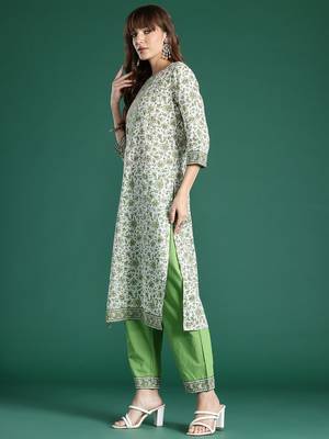 Women Floral Printed Pure Cotton Kurta with Trousers & With Dupatta 6