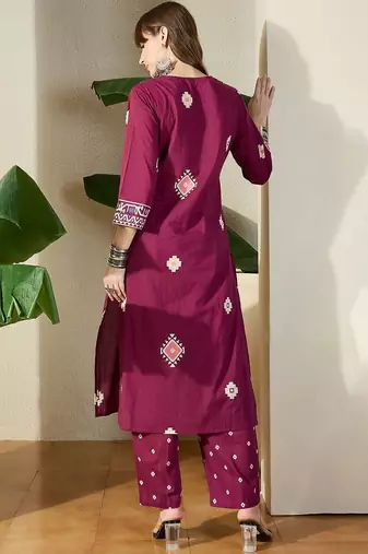 Women Ethnic Motifs Printed Cotton Kurta with Trousers
