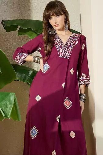 Women Ethnic Motifs Printed Cotton Kurta with Trousers
