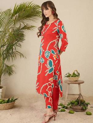 Women Floral Printed Pure Cotton Kurta with Trousers 5