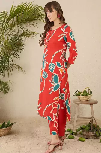 Women Floral Printed Pure Cotton Kurta with Trousers