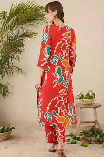 Women Floral Printed Pure Cotton Kurta with Trousers