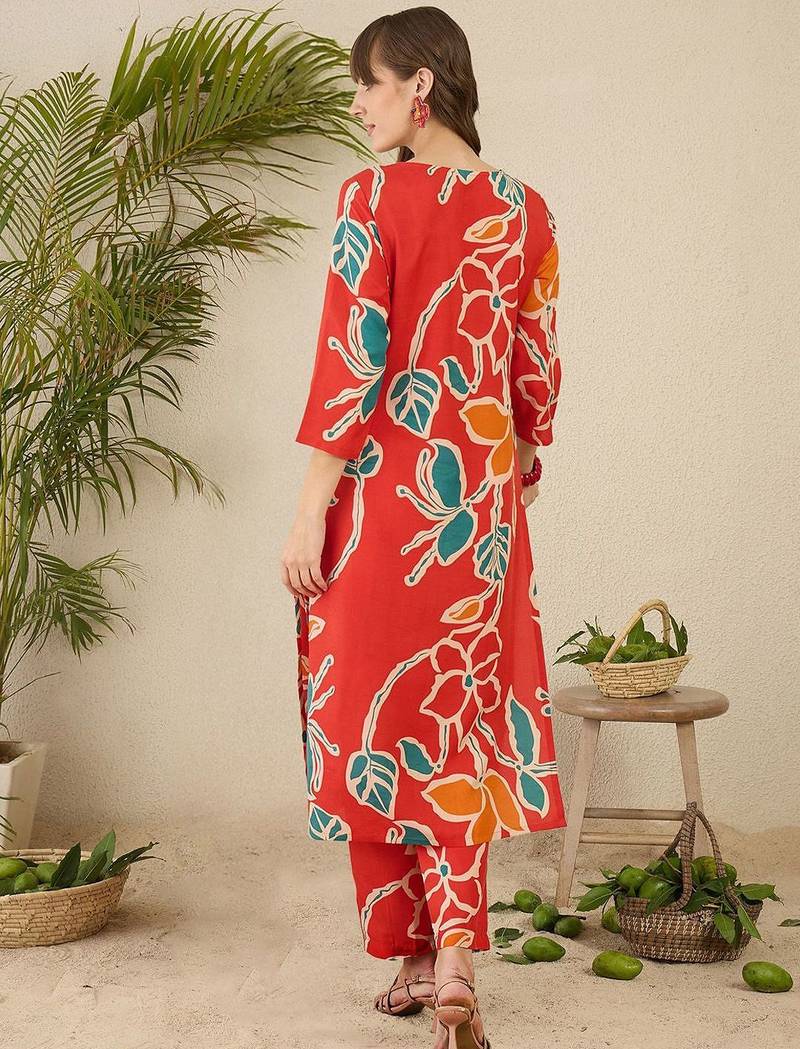 Women Floral Printed Pure Cotton Kurta with Trousers