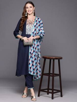 Geometric Yoke Design Keyhole Neck Straight Kurta With Trousers & Dupatta 1