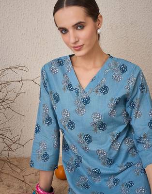 Floral Printed Pure Cotton V-Neck Straight Kurta With Trousers 2