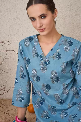 Floral Printed Pure Cotton V-Neck Straight Kurta With Trousers