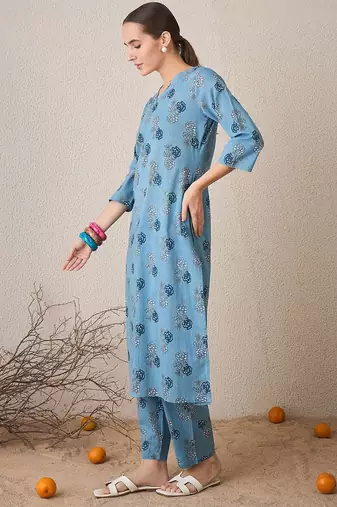 Floral Printed Pure Cotton V-Neck Straight Kurta With Trousers