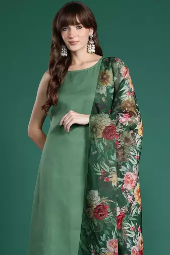 Women Floral Regular Kurta with Trousers & With Dupatta