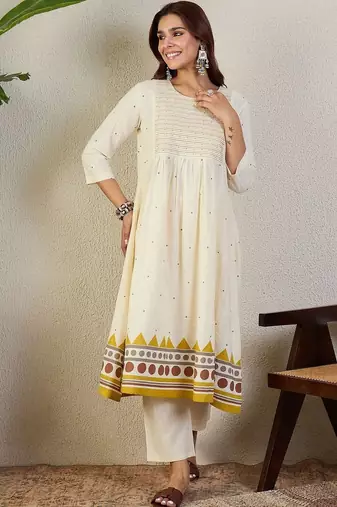 Women Ethnic Motifs Printed Empire Kurta with Trousers