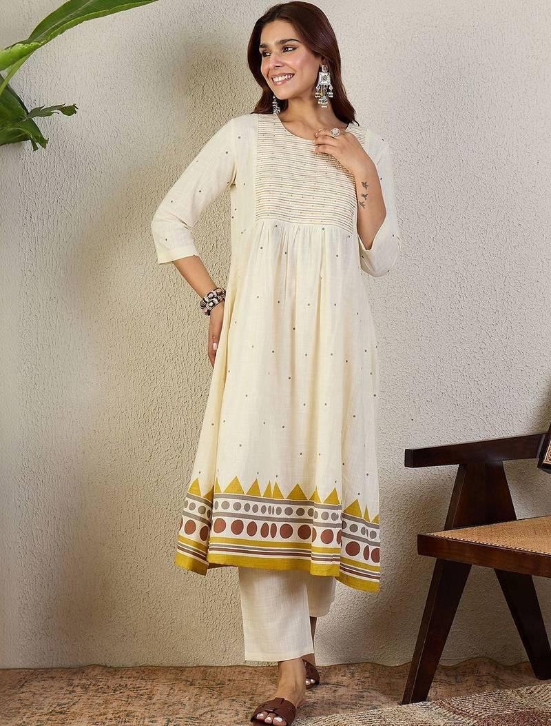 Women Ethnic Motifs Printed Empire Kurta with Trousers
