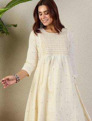 Women Ethnic Motifs Printed Empire Kurta with Trousers 2