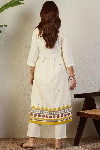 Women Ethnic Motifs Printed Empire Kurta with Trousers