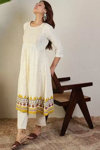Women Ethnic Motifs Printed Empire Kurta with Trousers