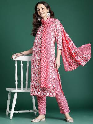Floral Printed Regular Pure Cotton Kurta with Trousers & Dupatta 1