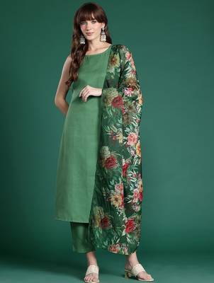 Kurta With Trousers & Dupatta 5