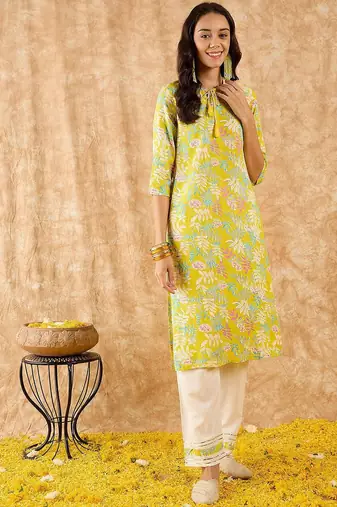 Floral Printed Straight Kurta with Trousers
