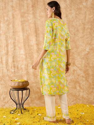 Floral Printed Straight Kurta with Trousers 4