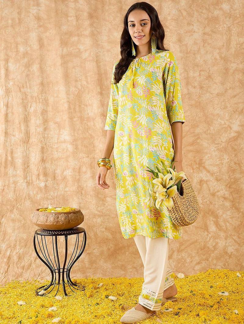 Floral Printed Straight Kurta with Trousers