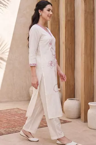 Women Floral Embroidered Regular Thread Work Kurta with Trousers