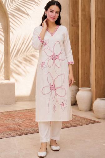 Women Floral Embroidered Regular Thread Work Kurta with Trousers