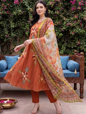 Women Floral Embroidered Regular Thread Work Pure Cotton Kurta with Trousers & With Dupatta 1