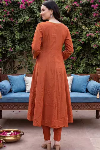 Women Floral Embroidered Regular Thread Work Pure Cotton Kurta with Trousers & With Dupatta