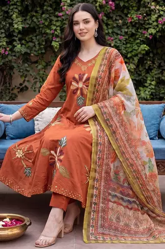 Women Floral Embroidered Regular Thread Work Pure Cotton Kurta with Trousers & With Dupatta