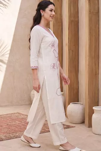 Women Floral Embroidered Regular Thread Work Kurta with Trousers