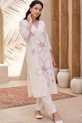 Women Floral Embroidered Regular Thread Work Kurta with Trousers