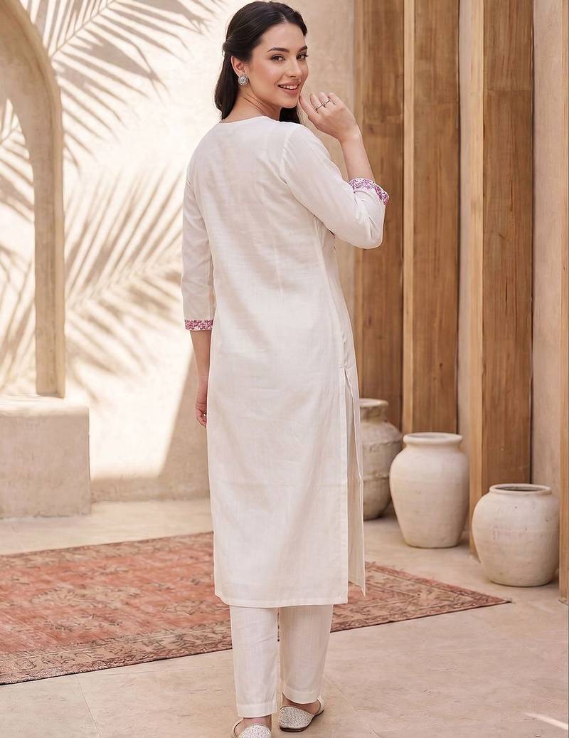 Women Floral Embroidered Regular Thread Work Kurta with Trousers