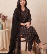 Women Ethnic Motifs Printed Regular Pure Cotton Kurta with Trousers & With Dupatta