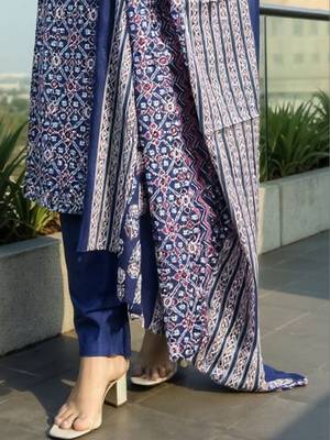 Women Printed Regular Cotton Kurta with Trousers & With Dupatta 4