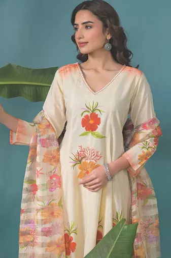 Women Floral Printed Regular Pure Cotton Kurta with Trousers & With Dupatta