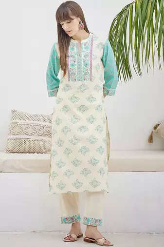 Women Floral Printed Regular Pure Cotton Kurta with Trousers