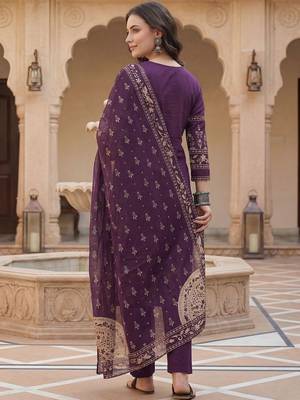 Women Ethnic Motifs Printed Pure Cotton Kurta With Trousers & Dupatta 4