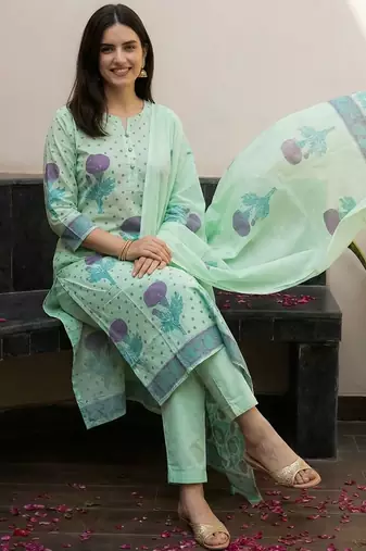Women Floral Printed Regular Pure Cotton Kurta with Trousers & Dupatta