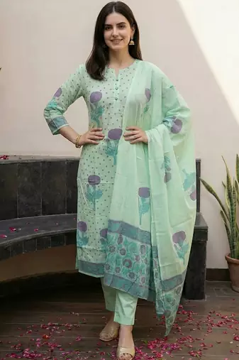 Women Floral Printed Regular Pure Cotton Kurta with Trousers & Dupatta