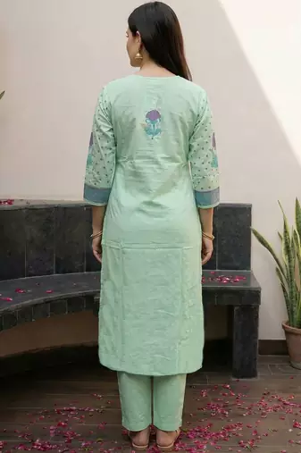 Women Floral Printed Regular Pure Cotton Kurta with Trousers & Dupatta
