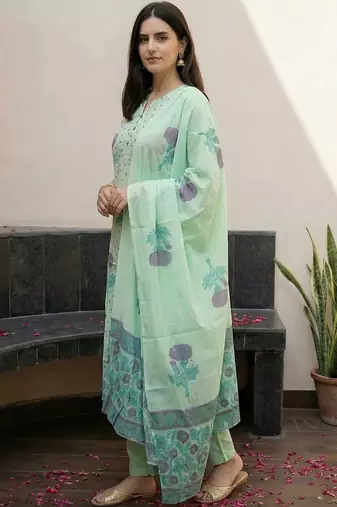 Women Floral Printed Regular Pure Cotton Kurta with Trousers & With Dupatta