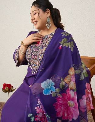 Plus Size Purple Embroidered Straight Kurta Trousers With Dupatta Set 5
