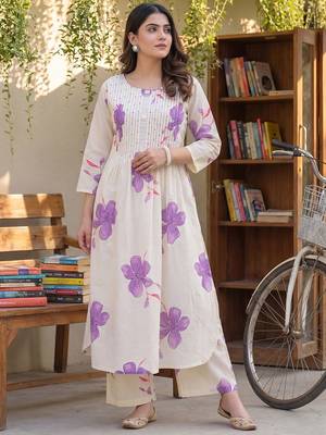 Women Floral Printed Regular Pure Cotton Kurta with Trousers 1
